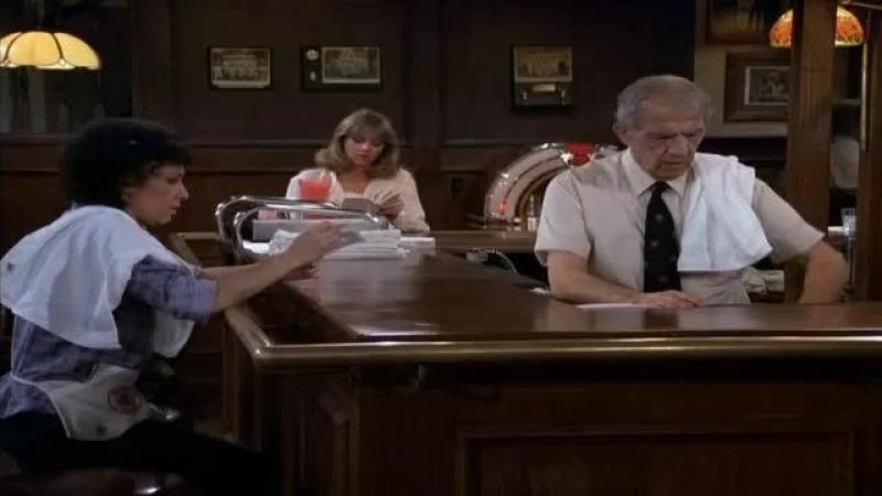 Кадры из сериала Чирс (1982)